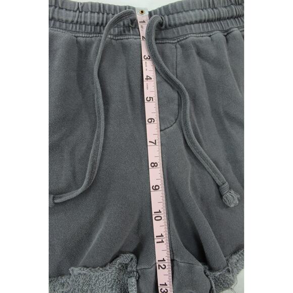 Arizona Jean Co Gray Raw Hem Sweat Shorts Size Medium - Picture 6 of 7